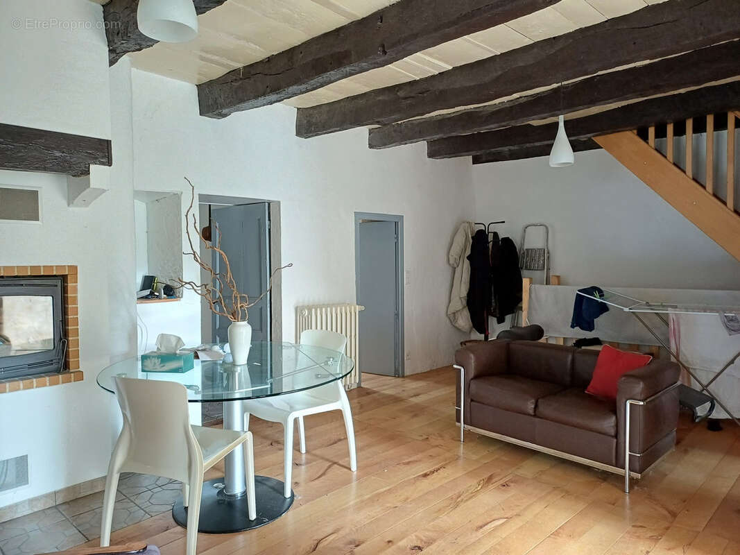 Maison de village rénovée avec dépendance et jardin - photo 6