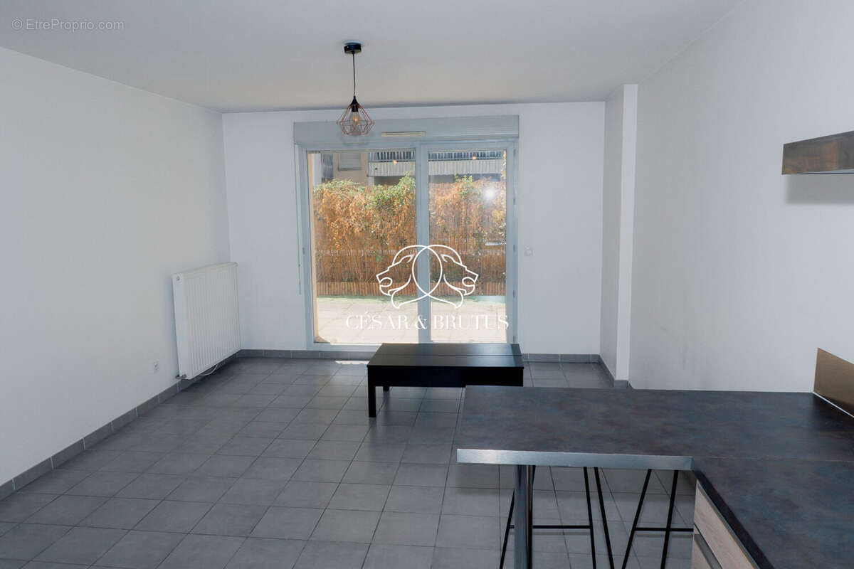 Appartement 44 m² à Bron  - photo 3