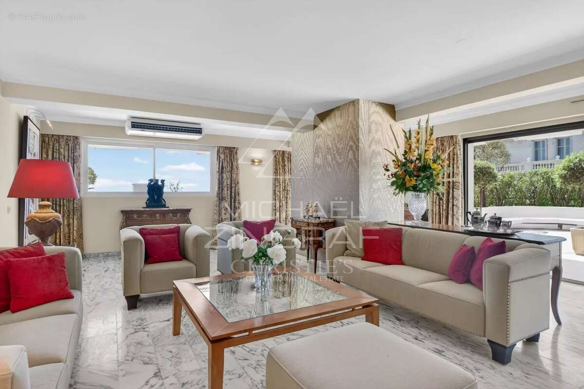 EXCLUSIVITE - CANNES Proche Carlton - Appartement d'exception avec spacieuse terrasse  vue mer - photo 8
