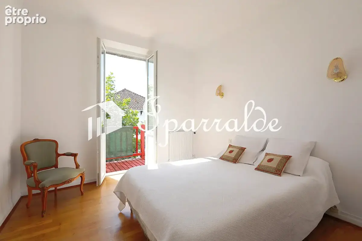Exclusivité   hendaye centre-ville  117 m2  5 pièces  parking & très grande cave - photo 25