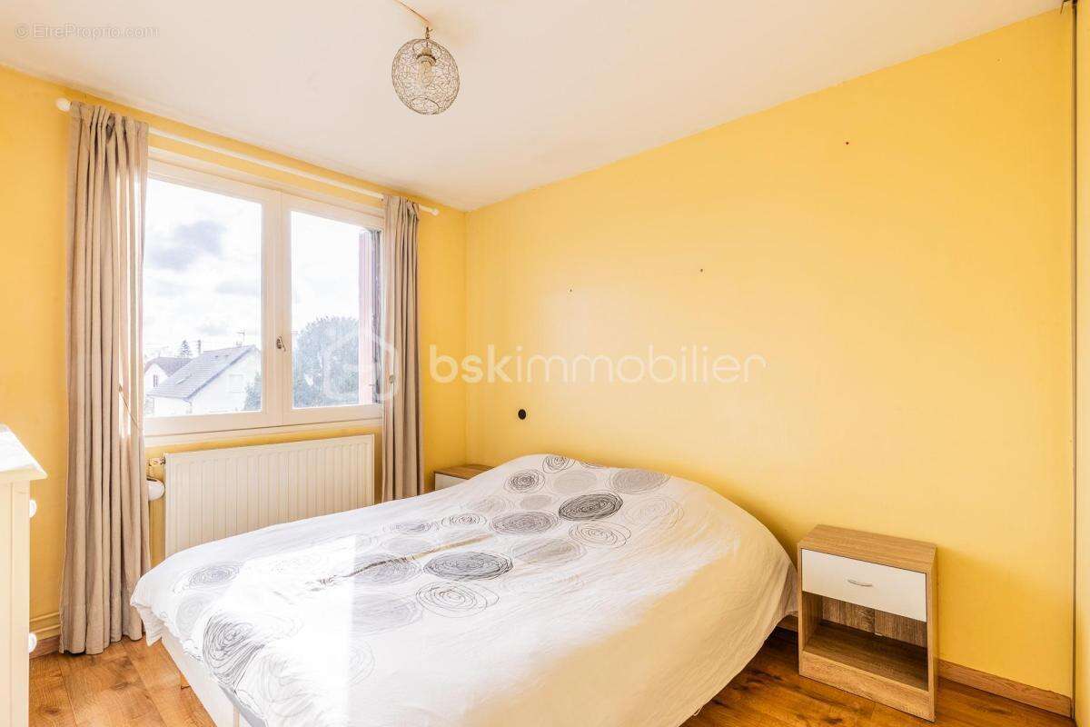 Appartement à PARAY-VIEILLE-POSTE