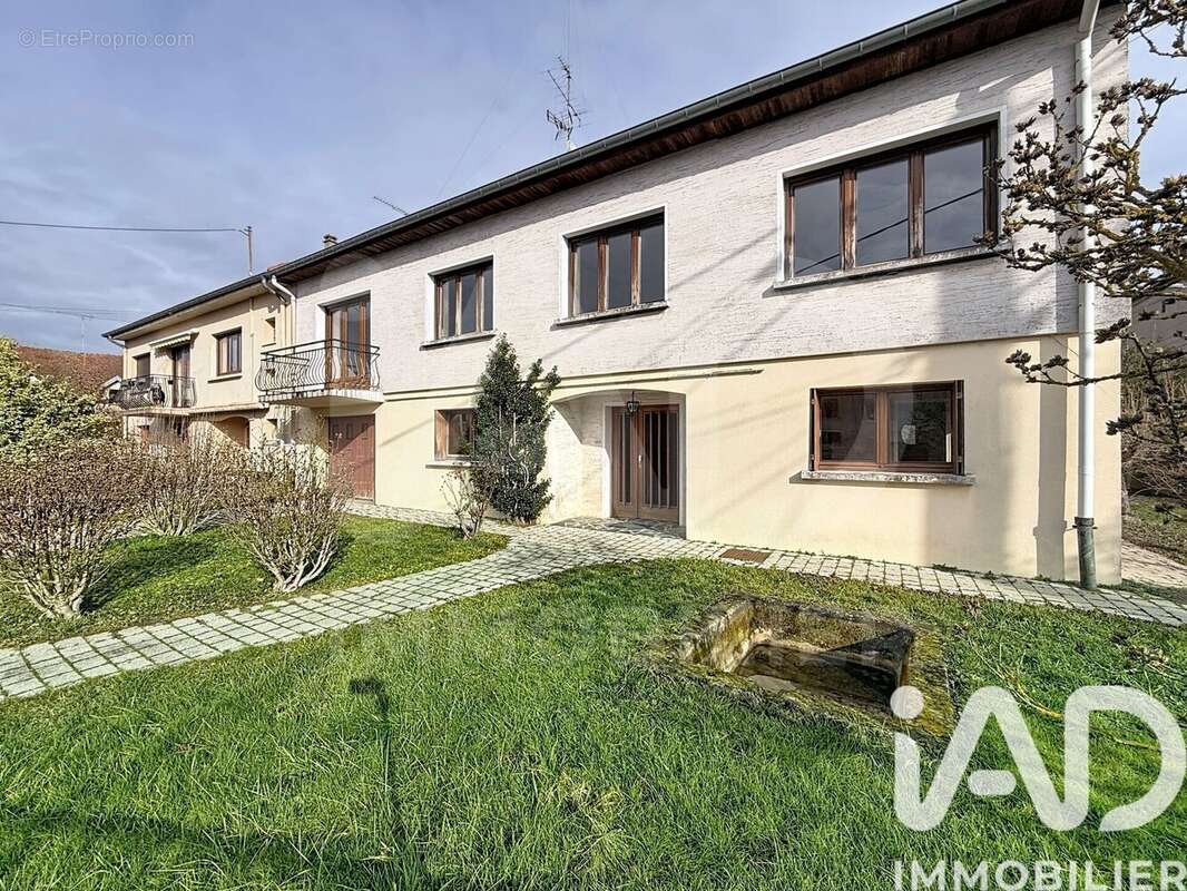 Photo 2 - Maison à VIC-SUR-SEILLE