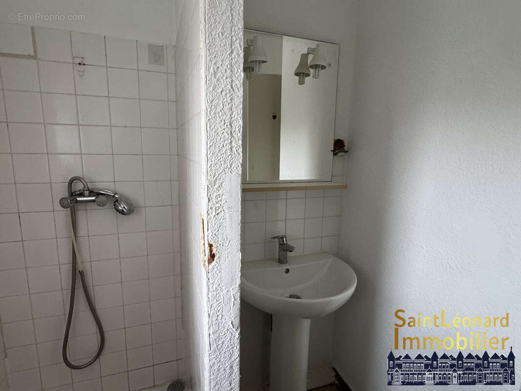 Appartement 50 m² à Fougeres  - photo 7