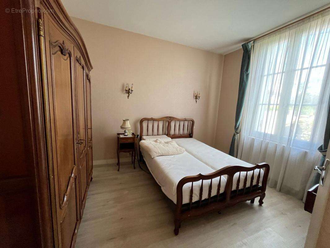 Maison à AMBARES-ET-LAGRAVE