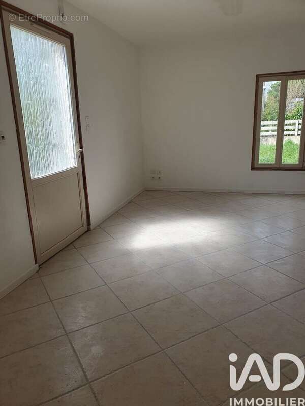 Photo 4 - Maison à LE BUSSEAU