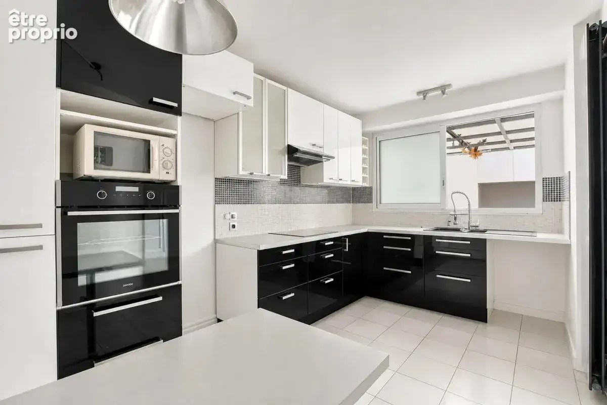 Maison de 6 pièces de 135 m² à Suresnes - photo 6