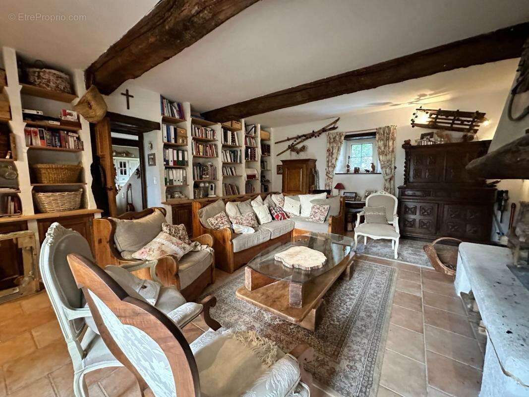 Mas/ferme rénové avec 6 chambres et 23 hectares de terrain - photo 13