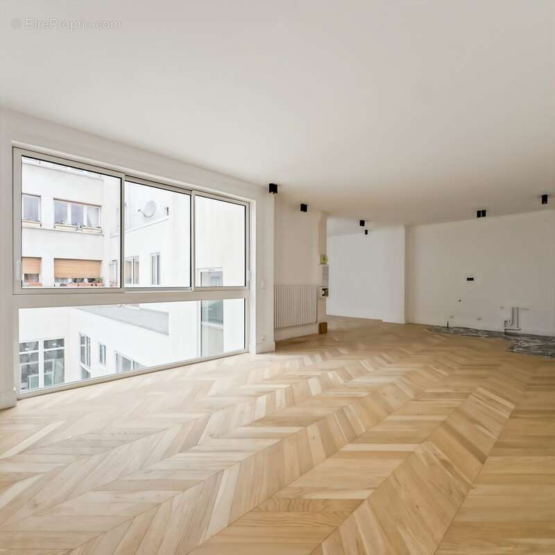 Appartement à CHARENTON-LE-PONT