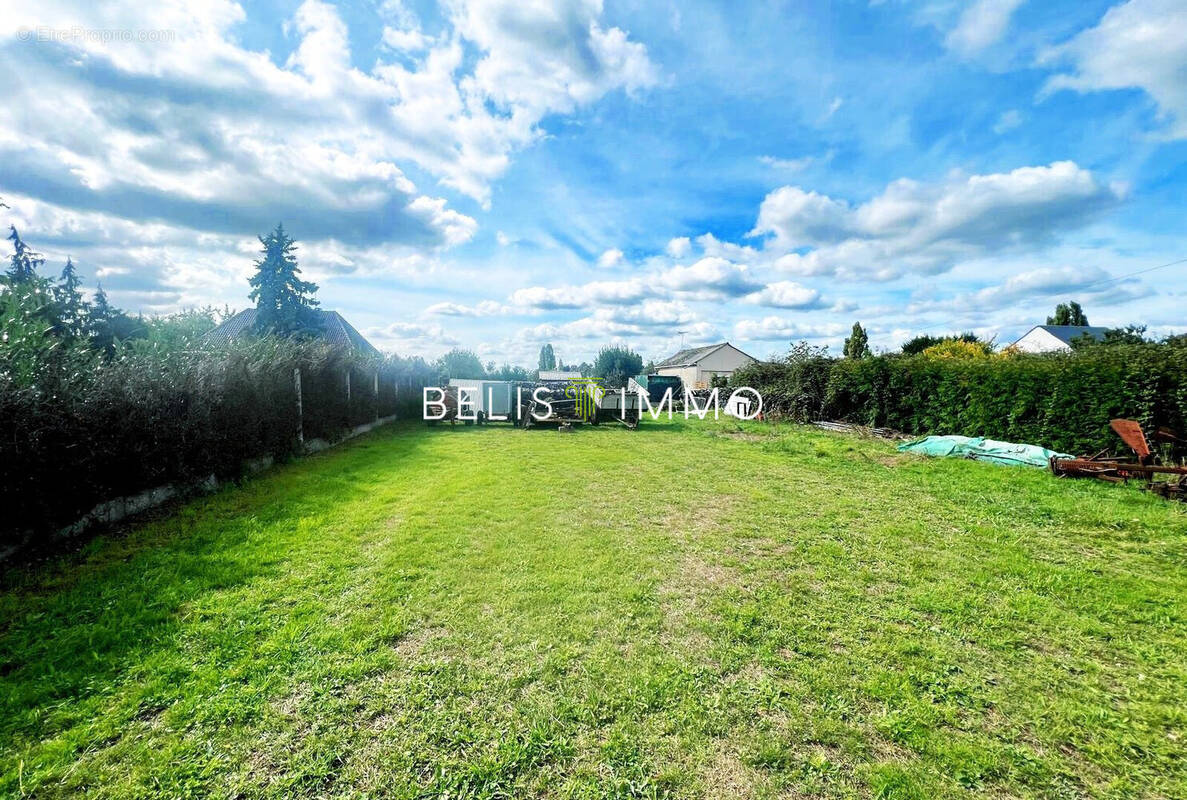 Terrain à SAVONNIERES