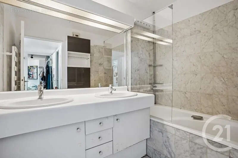 Appartement à LEVALLOIS-PERRET