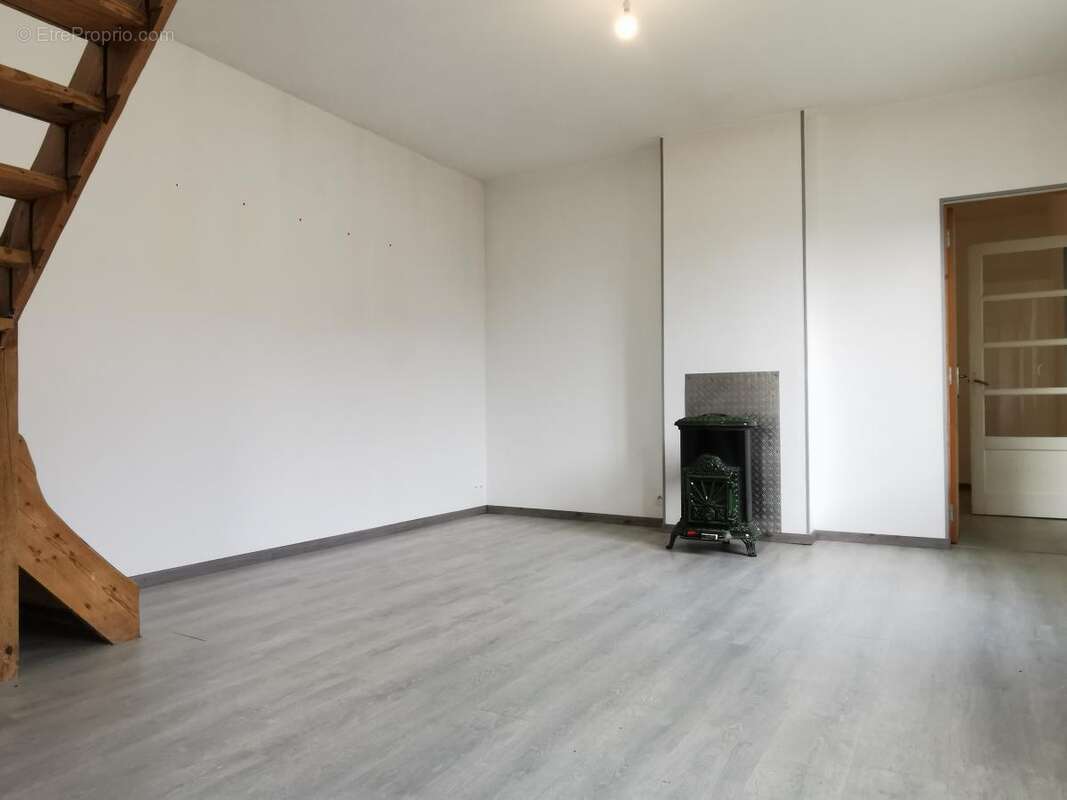 Maison à OISY-LE-VERGER