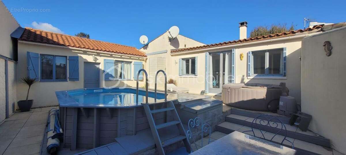 Maison à LES MATHES