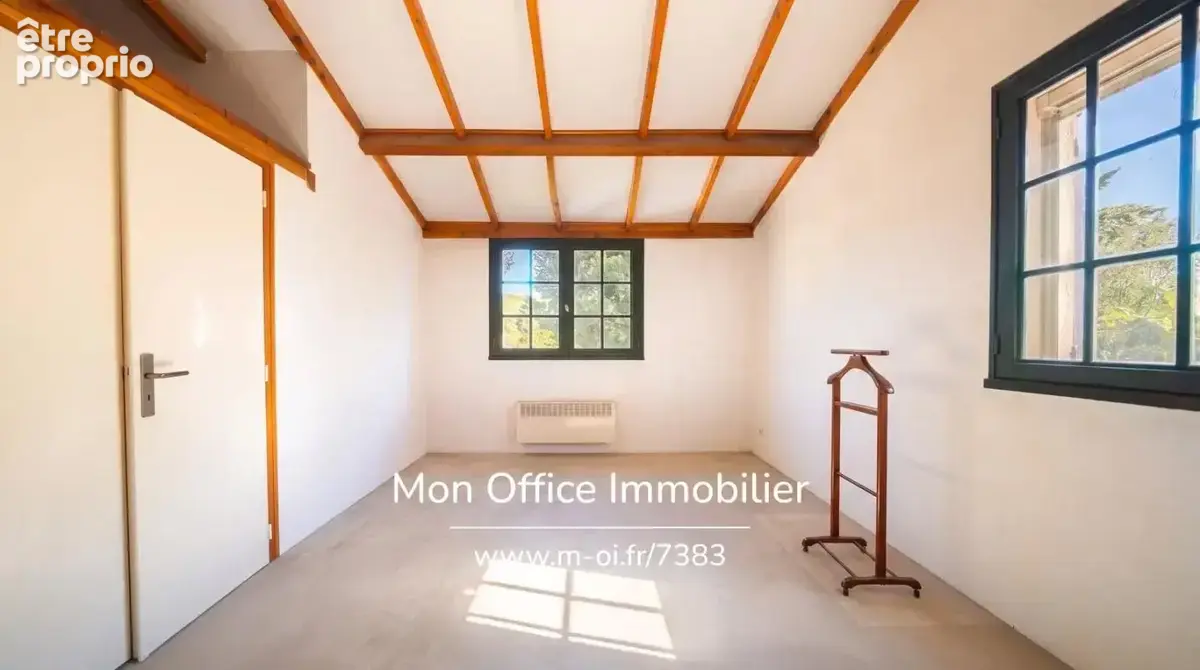 Référence : 7383-ABO - Villa de 5 chambres, terrain piscinable dans un environnement calme et privilégié à Eguilles - photo 15