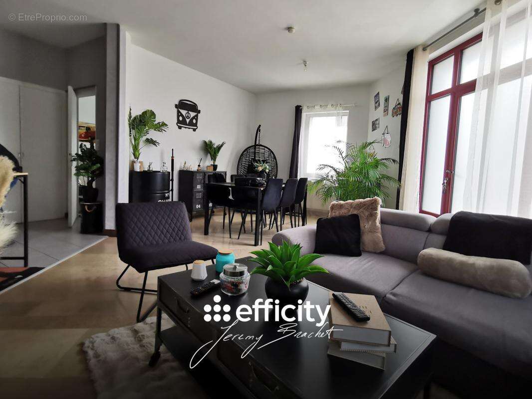 Appartement à COULON
