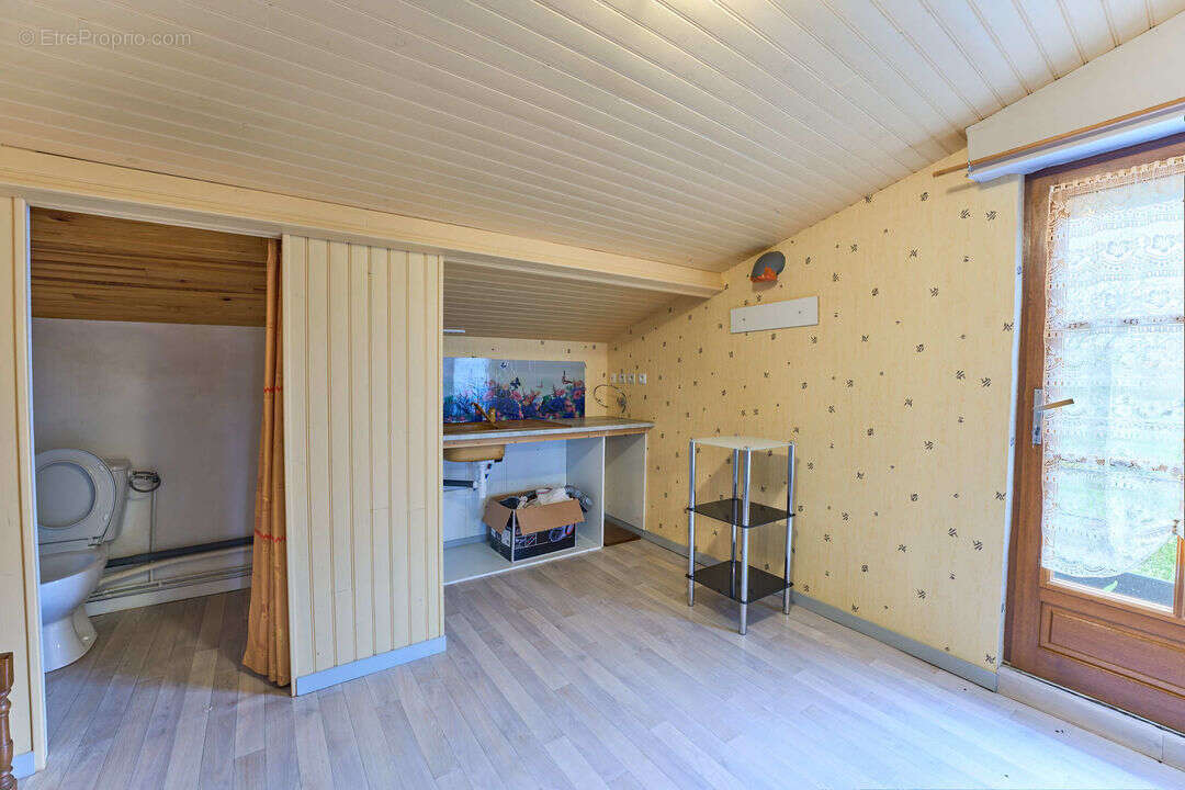 Maison 5 chambres - Maison à SAINT-QUENTIN-EN-MAUGES