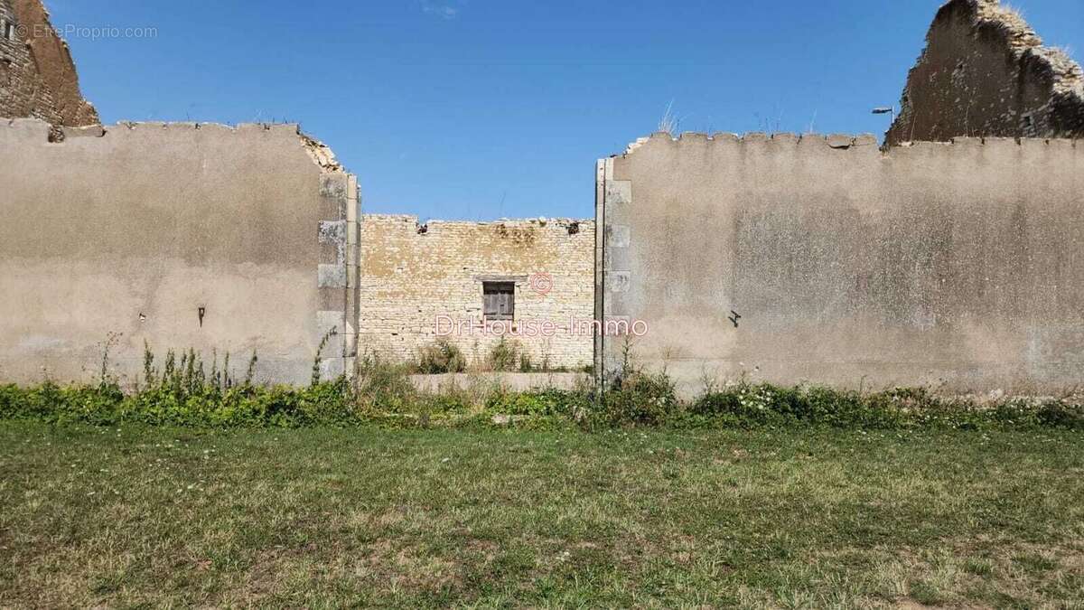 Autre à MONTIERCHAUME