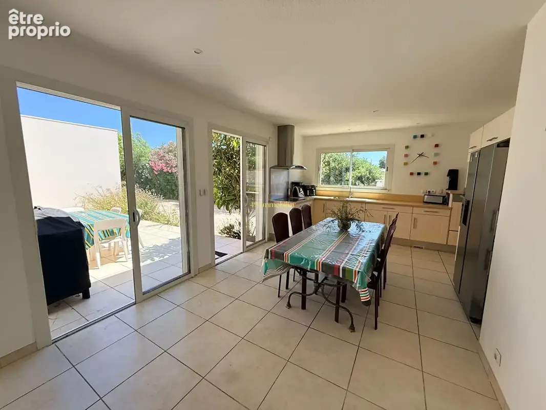 Villa contemporaine à vendre au Grau d'Agde . À 150 mètres de la plage - photo 4