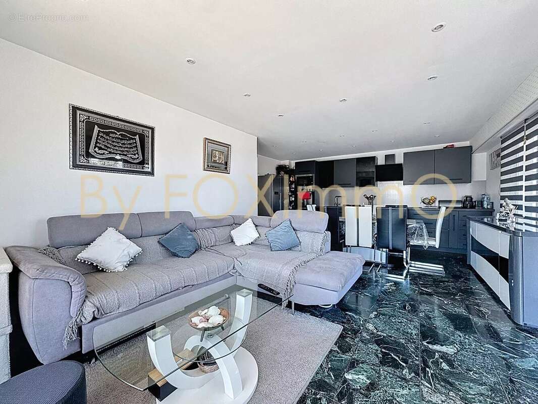 Appartement à VILLENEUVE-LOUBET