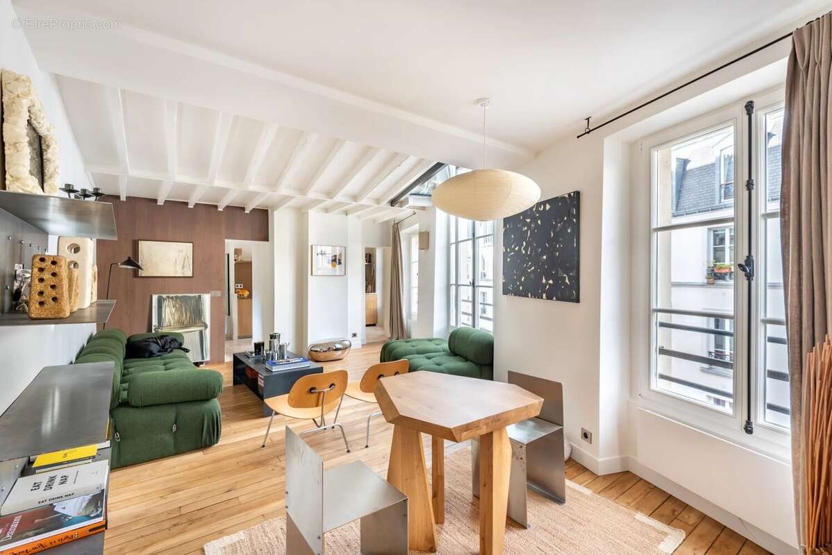 Appartement à PARIS-9E
