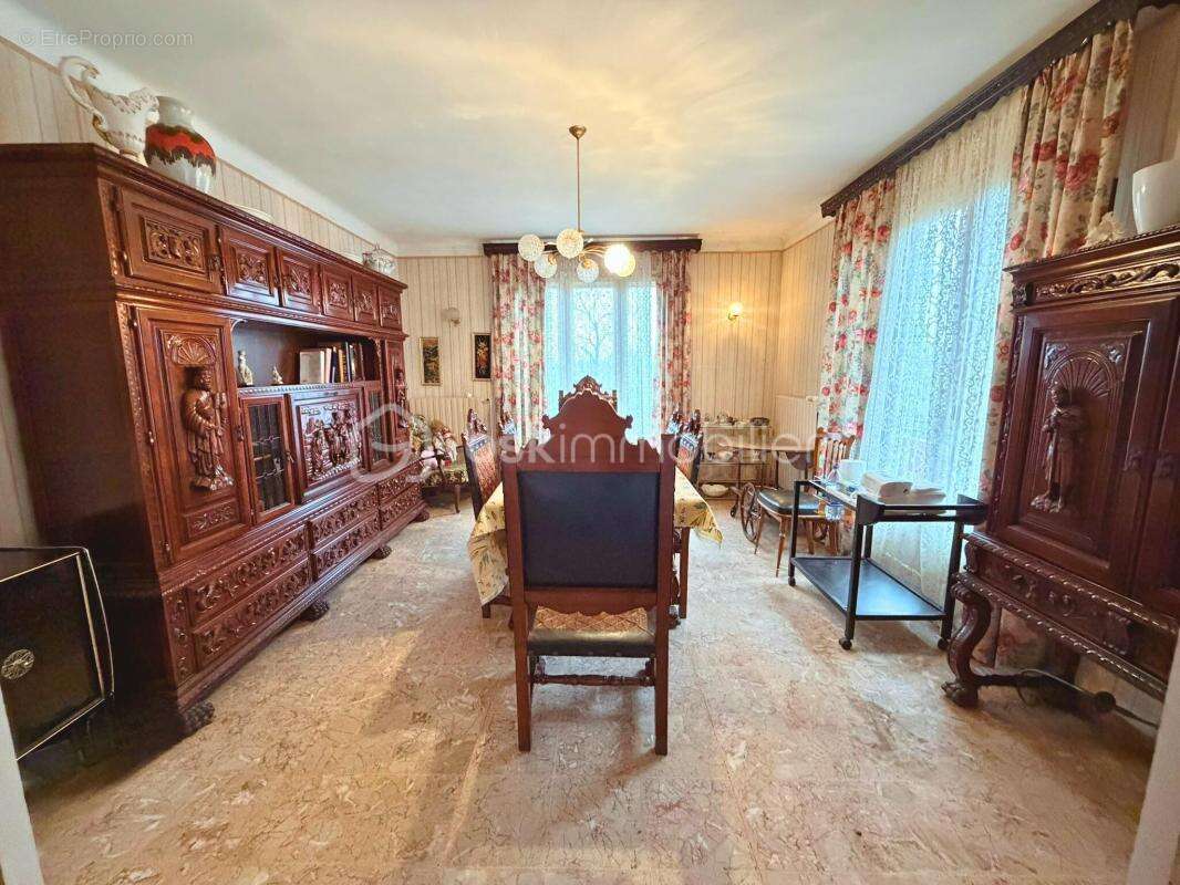 Maison à SAINT-BONNET-DE-MURE