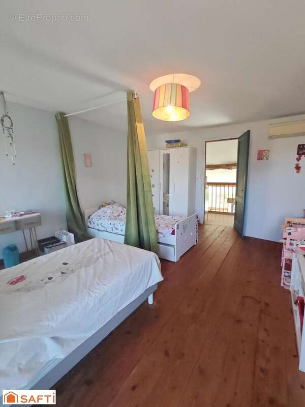 Maison 200 m² à Sainte-Croix-Du-Mont  - photo 9