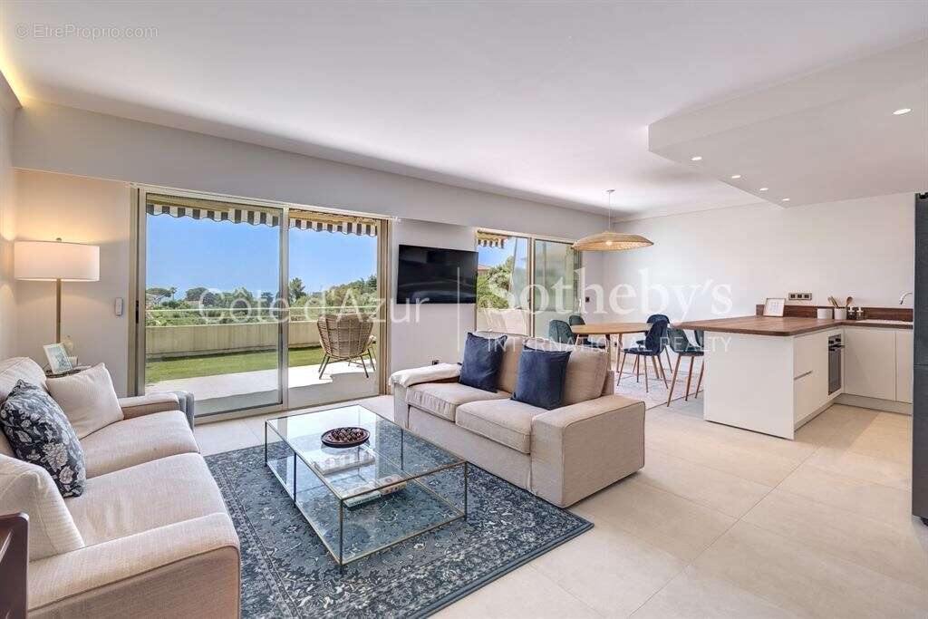 Cannes Croix des Gardes appartement avec vue mer, terrasses, piscine et parking - photo 4