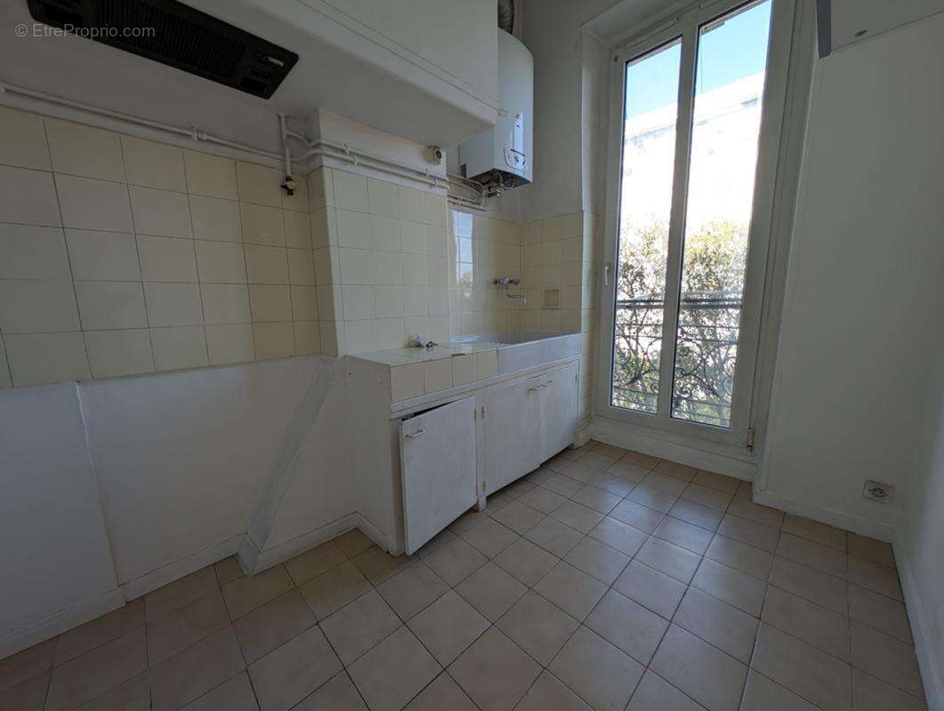 Appartement à MARSEILLE-5E