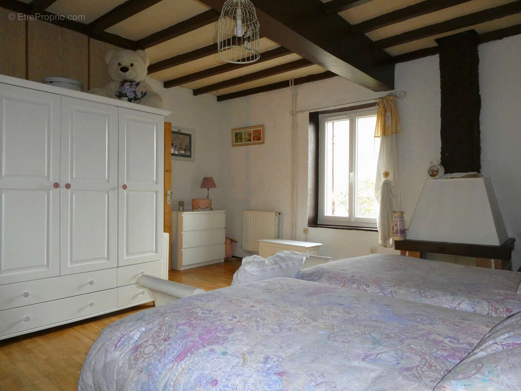 Maison à MONTROMANT