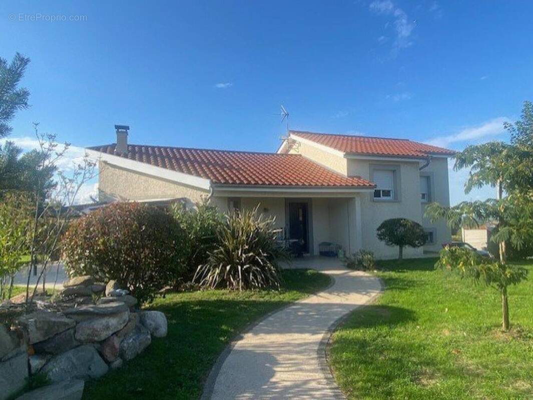 Photo 1 - Maison à EYZIN-PINET