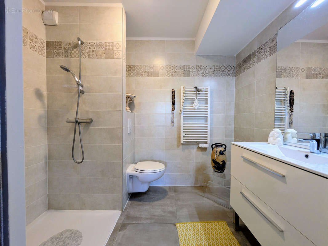 Appartement à SIX-FOURS-LES-PLAGES