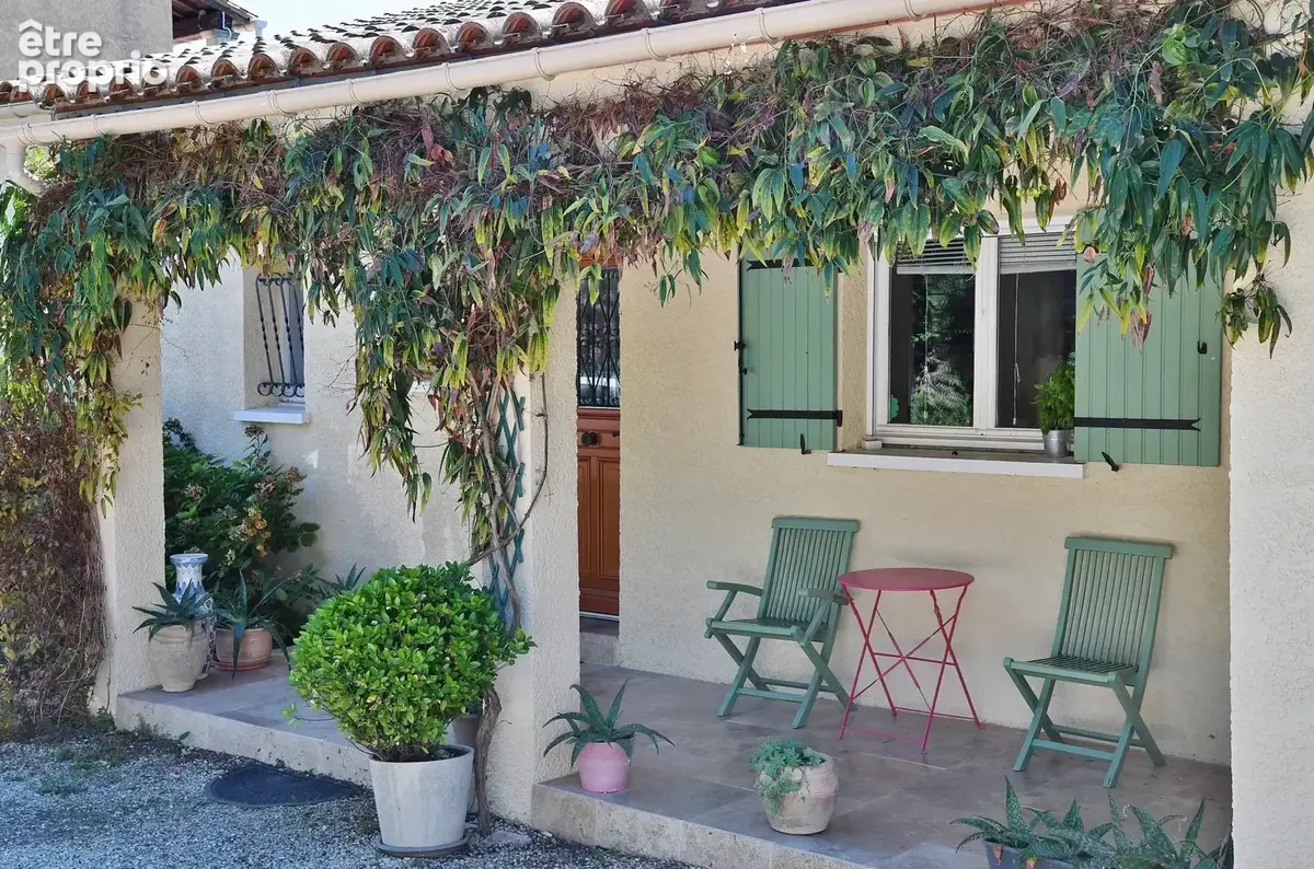 Charmante villa de plain-pied avec piscine et beau terrain arboré - photo 16