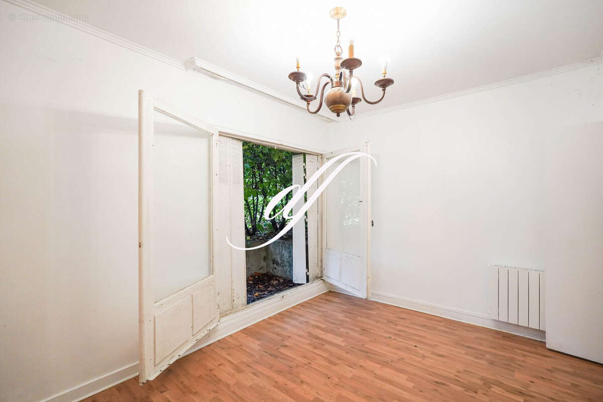 Commerce à ISSY-LES-MOULINEAUX