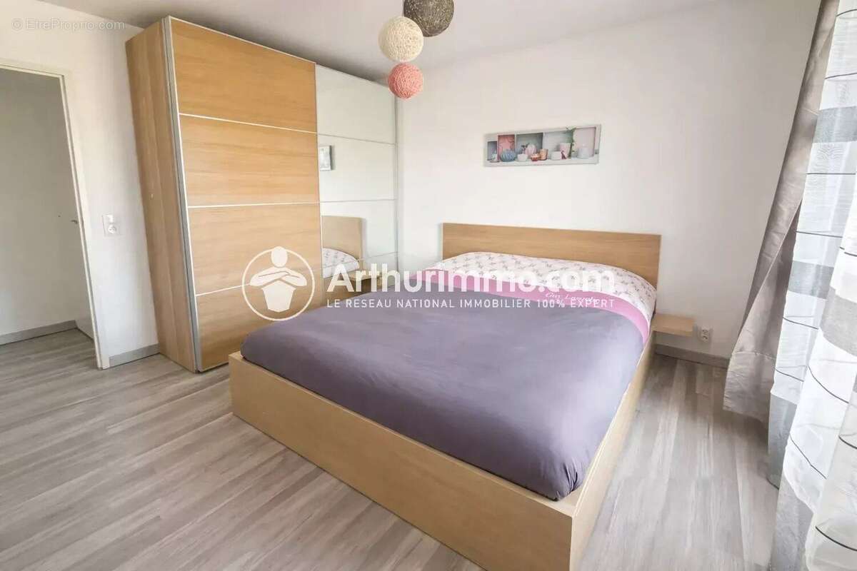Appartement à SAINT-PIERRE-DU-PERRAY