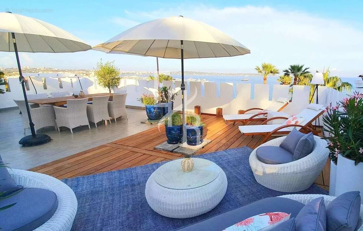 Appartement à VALLAURIS