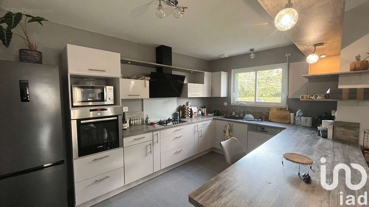 Photo 3 - Maison à ROULLET-SAINT-ESTEPHE