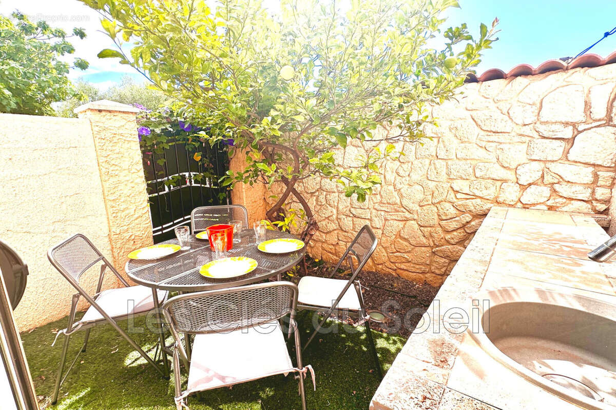 Appartement à LA LONDE-LES-MAURES