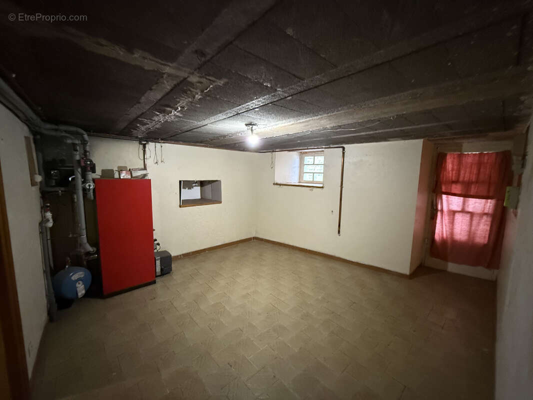 Maison à SAINT-JULIEN-CHAPTEUIL