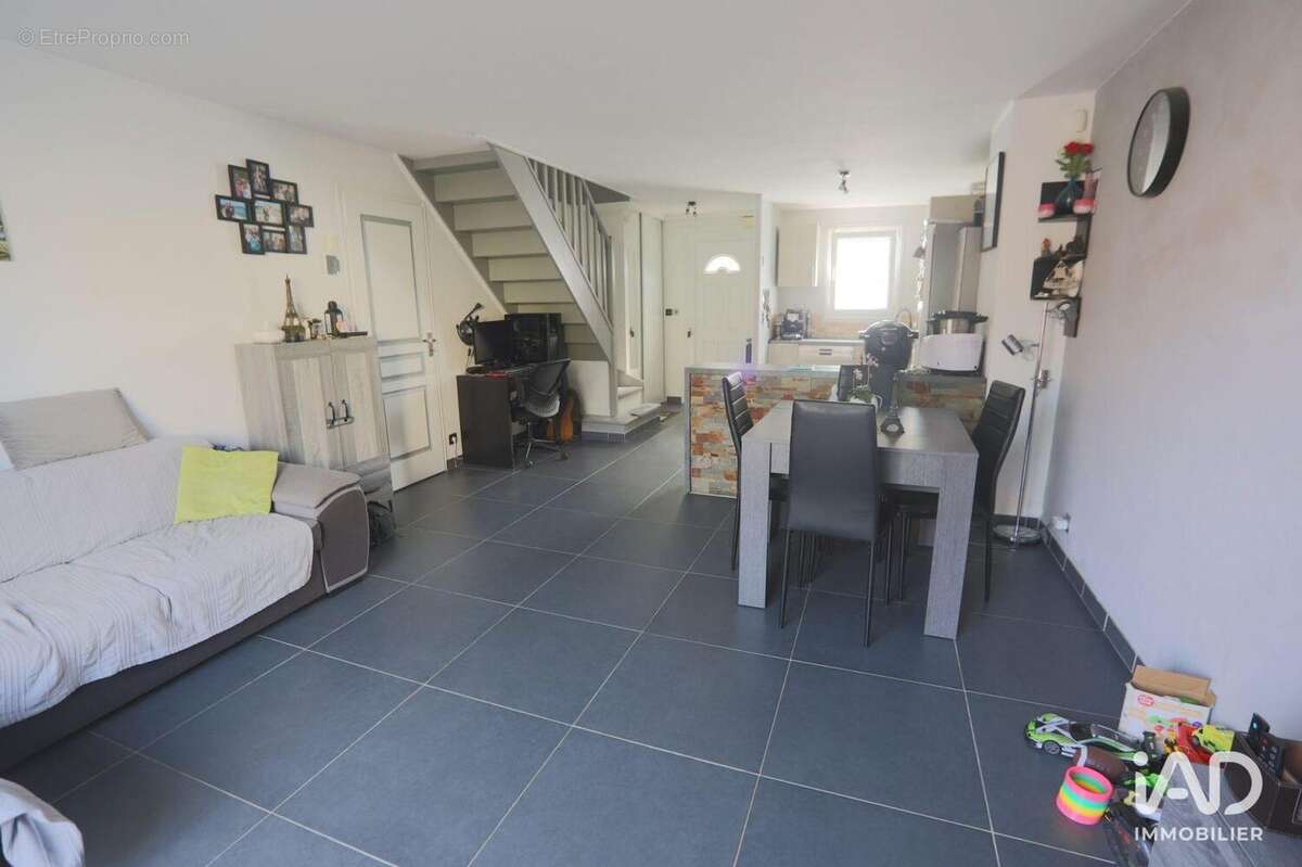 Photo 2 - Maison à VERT-SAINT-DENIS