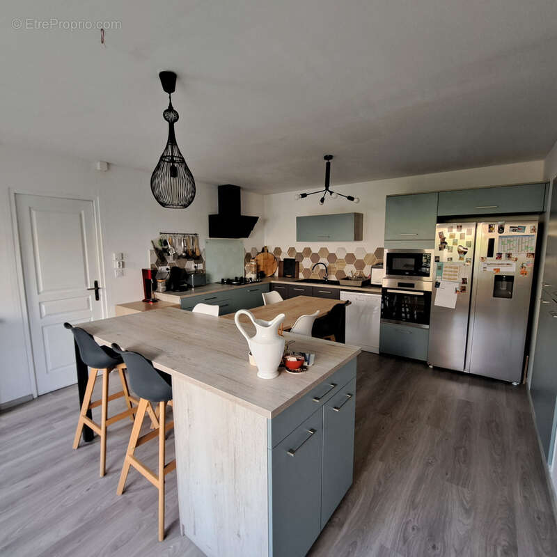 Charentaise rénovée avec dépendances - photo 2