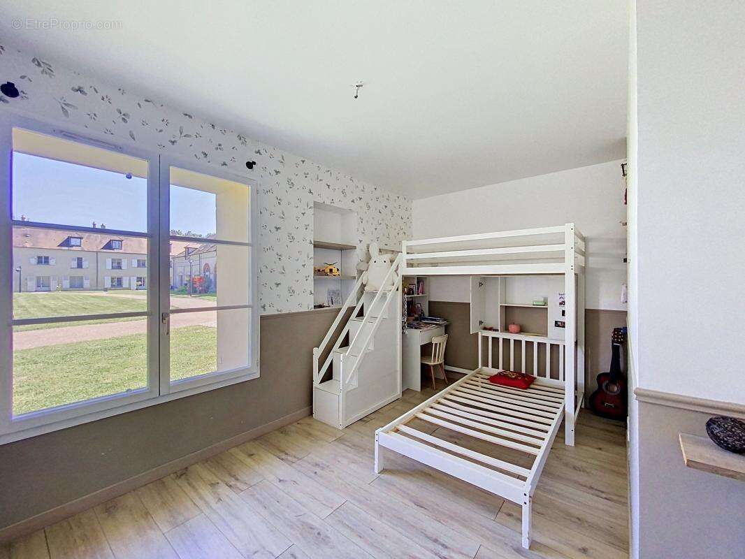 Appartement à VILLIERS-LE-BACLE