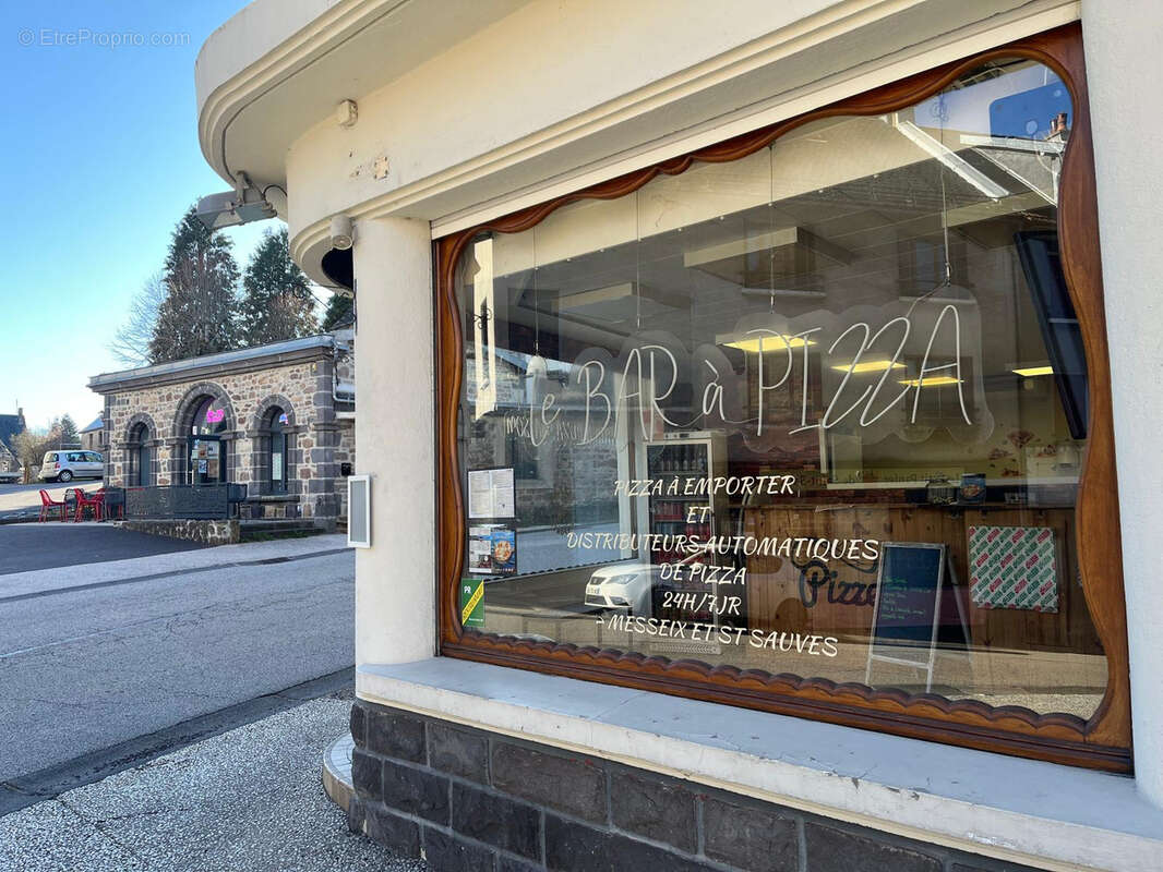 Commerce à SAINT-SAUVES-D'AUVERGNE