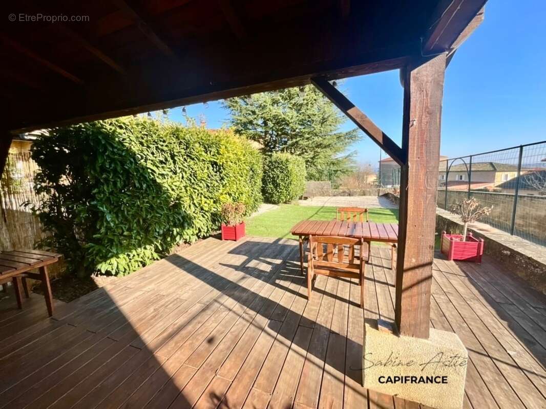 Maison de village en Pierres Dorées - 4 chambres, terrasse, jardin privatif et cave au cœur de Theizé - photo 4