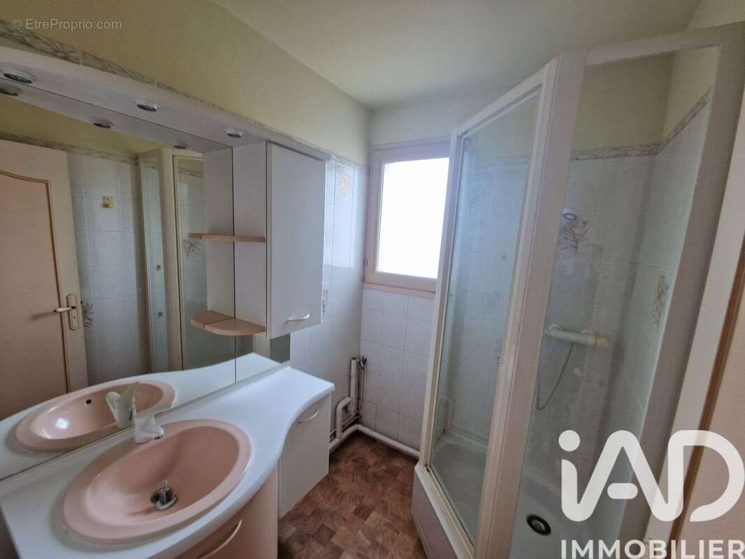 Photo 8 - Appartement à FLEURY-LES-AUBRAIS