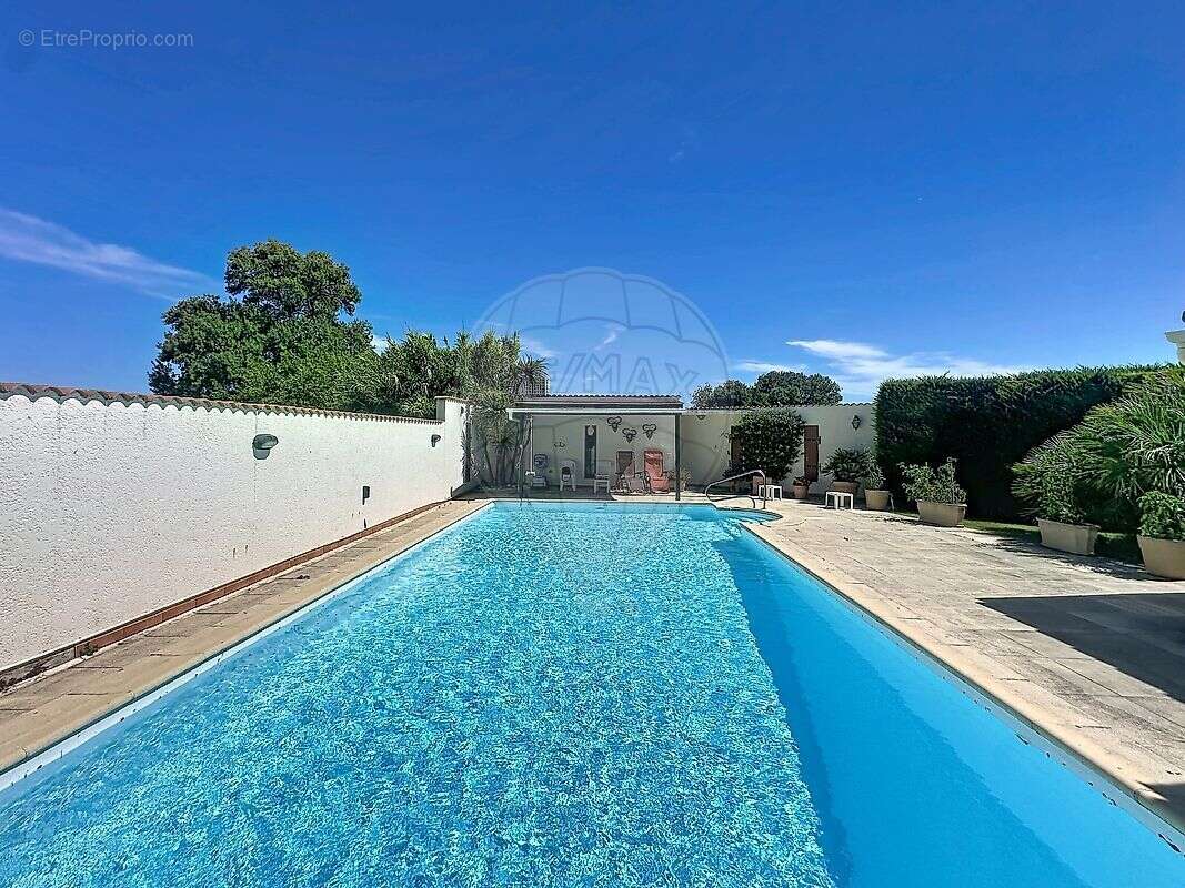 Maison à GARONS