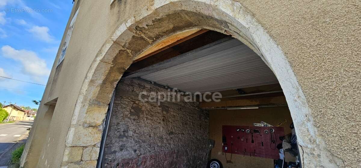 Garage fermé avec potentiel d'extension - à vendre à Mouchard  (39330) - photo 3