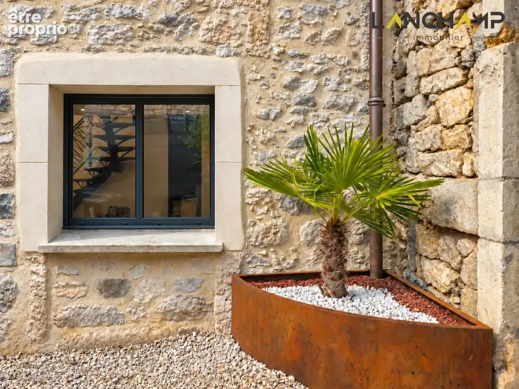 Belley   Maison rénovée aux prestations de qualité et dépendance à fort potentiel - photo 14