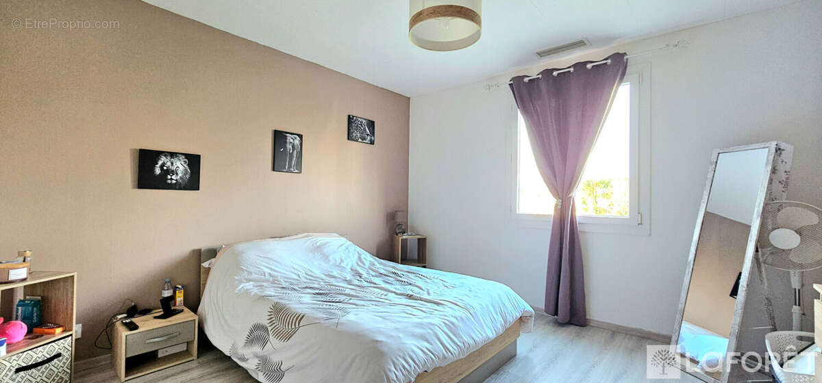 Maison à LA CLISSE