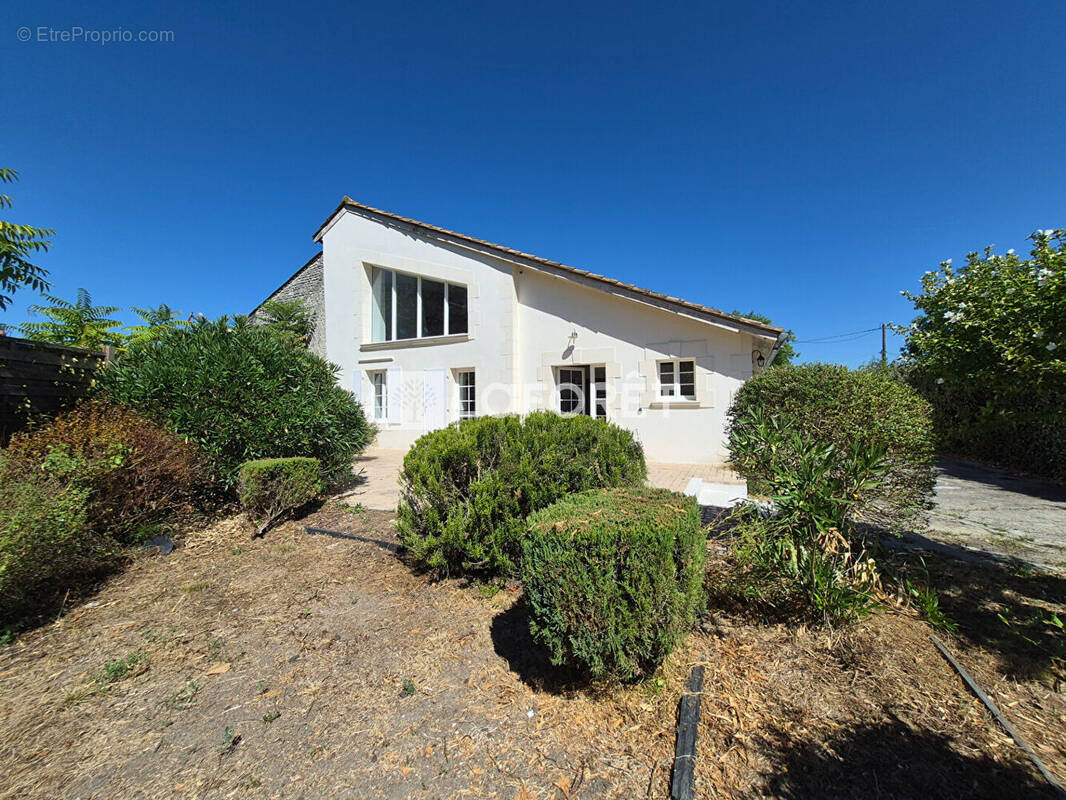 Maison à JONZAC