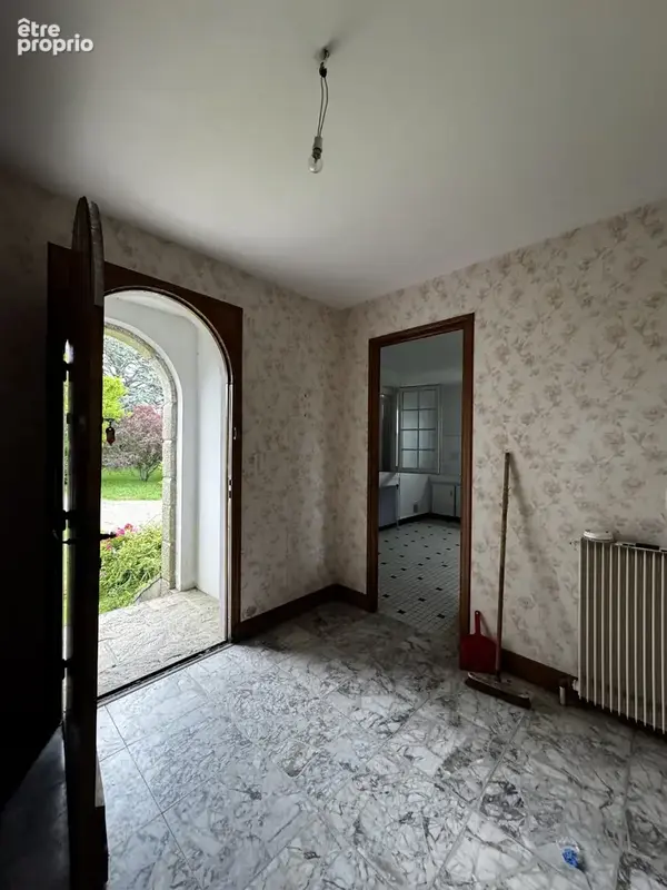 Crozon   Spacieuse maison familiale aux beaux volumes et fort potentiel - photo 5