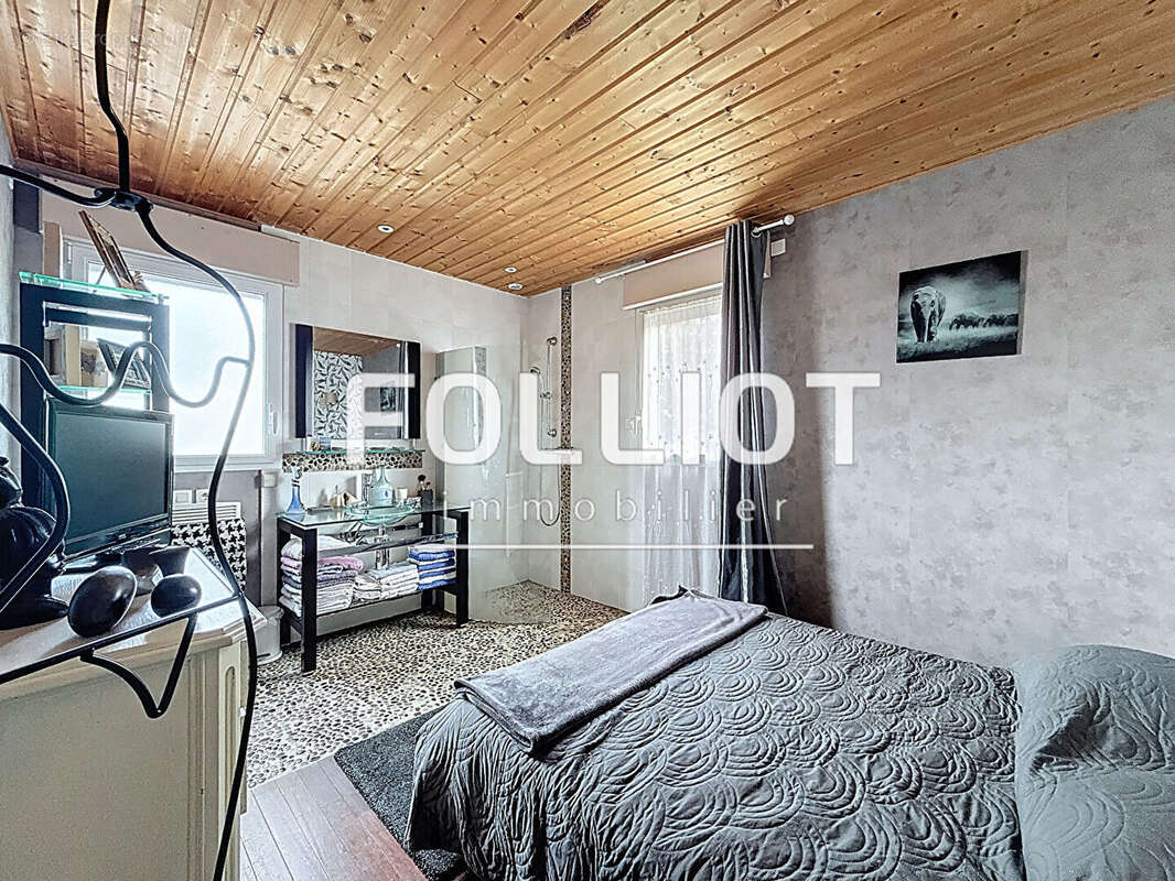 Maison à SAINT-PIERRE-LANGERS